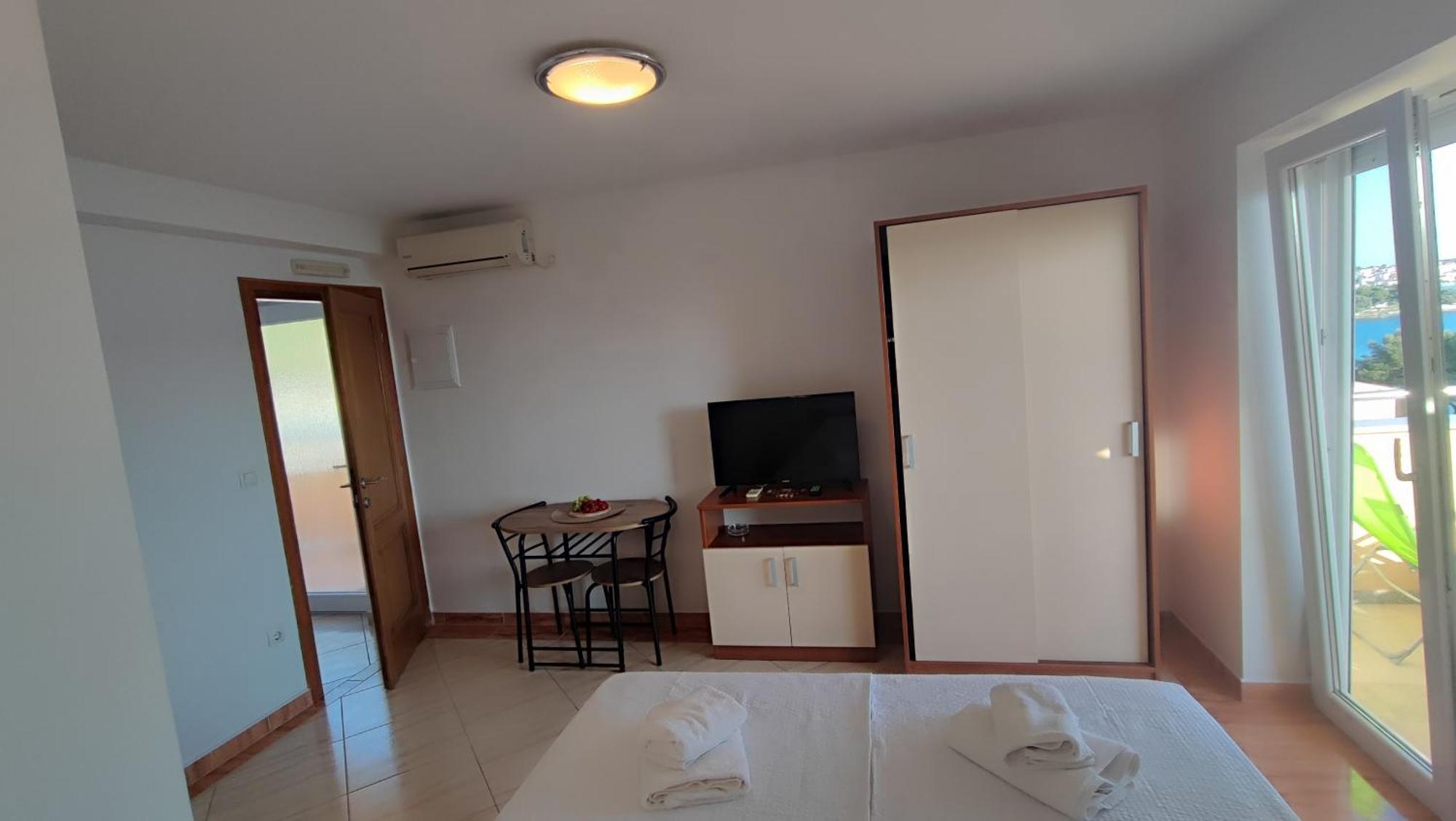 Villa Penava, Private Beach, Pool And 7Min To Трогир Стая снимка