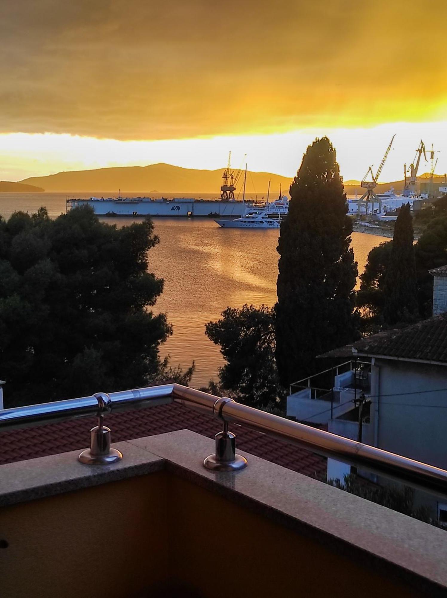 Villa Penava, Private Beach, Pool And 7Min To Трогир Екстериор снимка